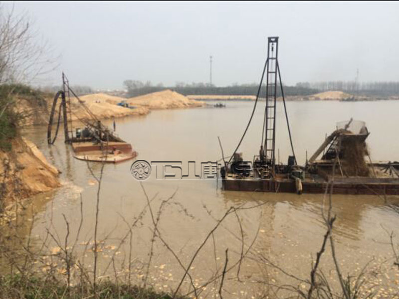無節(jié)制開采河沙，河堤受損嚴(yán)重